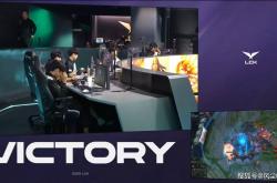 LCK冒(mào)泡(pào)賽(sài)战神诞生！生死局“化区成蝇”，Faker下场比(bǐ)賽(sài)危险了(le)