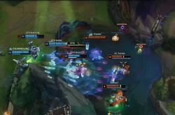 LOL总决赛精彩对决，游戏带你体验策略魅力