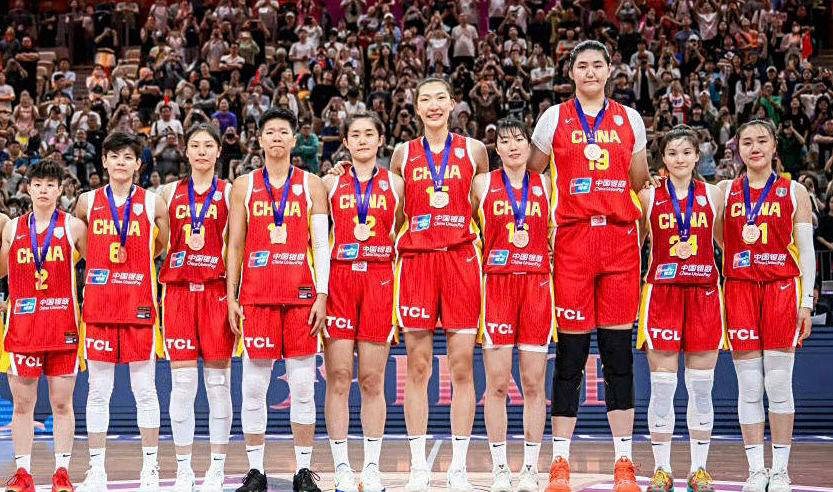 宫鲁鸣大刀阔斧，调整国家队阵容