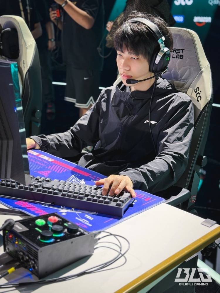 【7.16】电竞游戏前沿资讯：LOL美测服更新、Xiaoxu离队、Lele、JiaQi恢复自由人、飞牡蛎战队喊话HLE