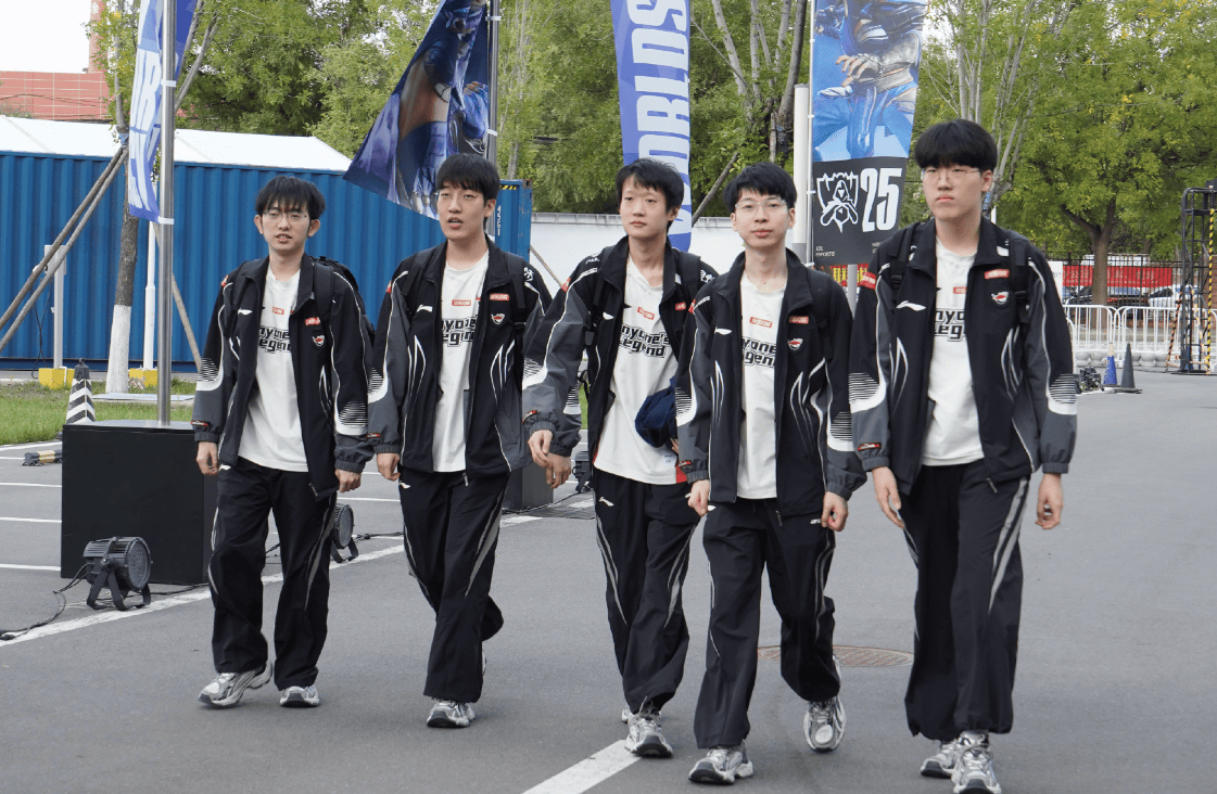 资讯：AL续约野辅准备冲击S16！JDG上亿打造银河战舰