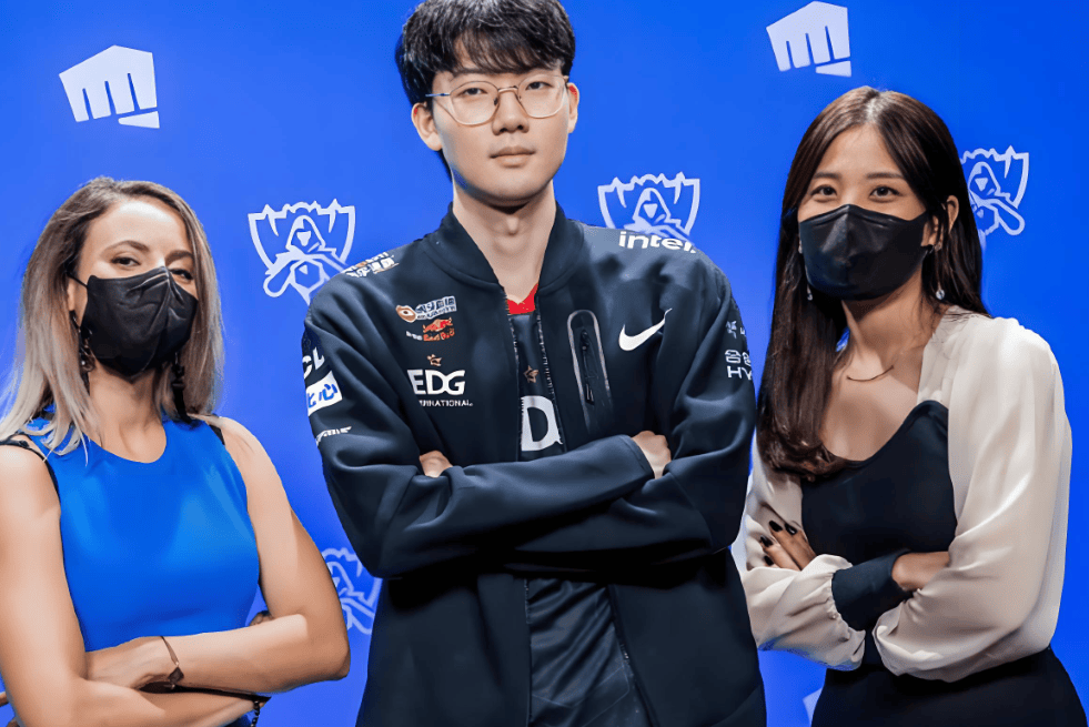 资讯：AL续约野辅准备冲击S16！JDG上亿打造银河战舰