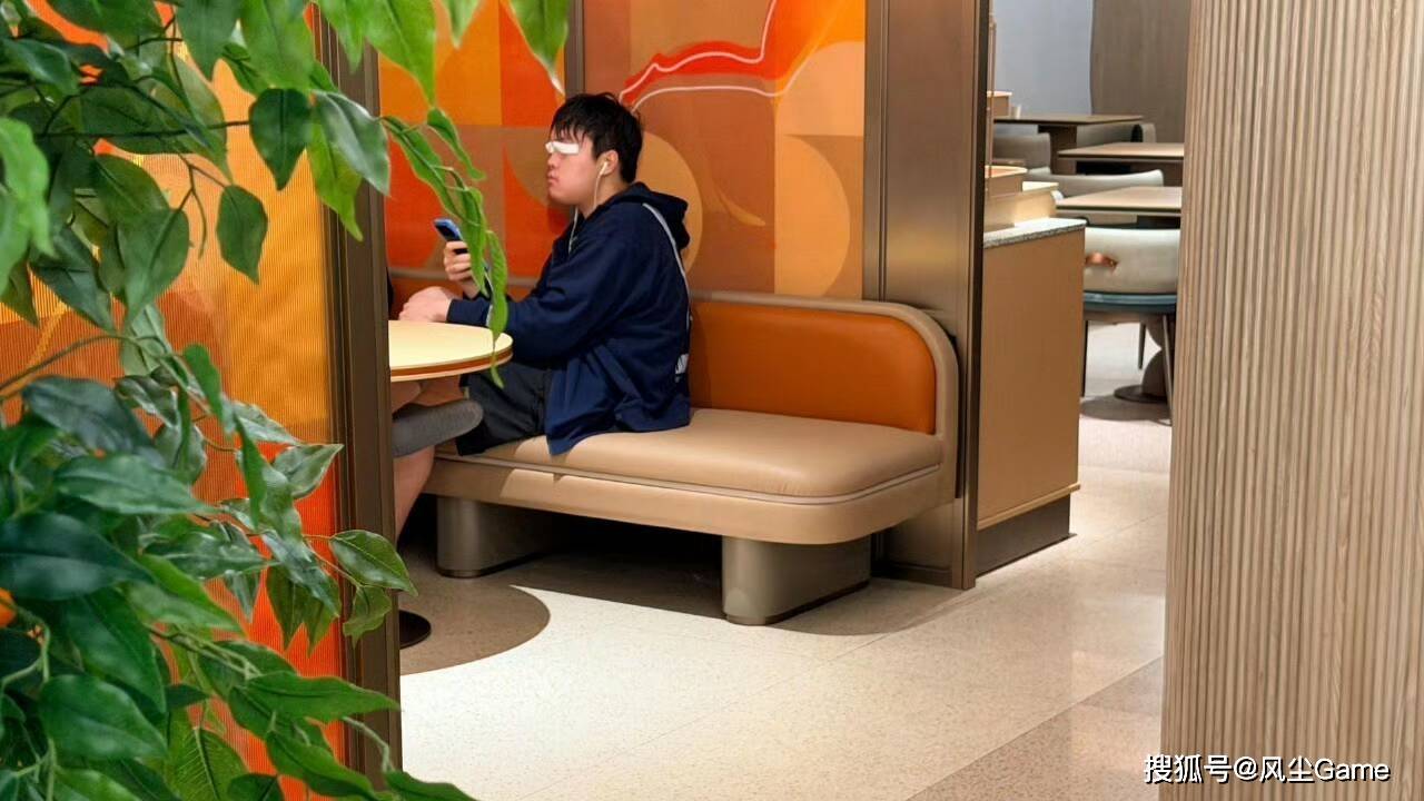 ON删除BLG战队大合照！商K事件持续发酵，爆料人晒中上野现场照